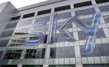 Sky 10 anni che si riassumono in 2,5 il resto sono tutte repliche ( mandate le interviste vere dei Vip )