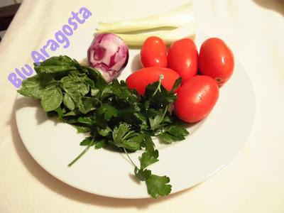 Pasta con sugo crudo di pomodori, per una fresca estate