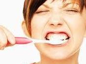 Lavare bene denti: consigli utili l’igiene orale