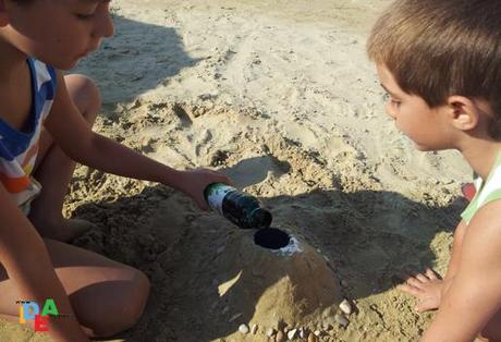 ESPERIMENTI IN SPIAGGIA: ATTENZIONE, ERUZIONI IN CORSO