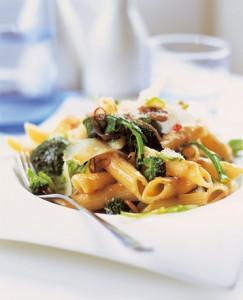 Pasta con broccoli e spinaci