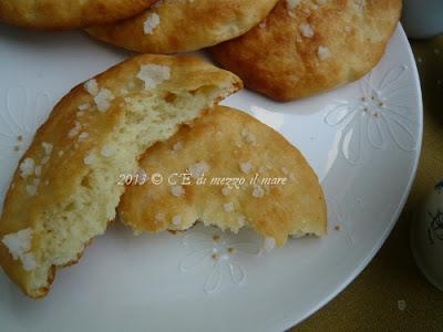 Finnish Pulla or Nisu (brioches dolci finlandesi)