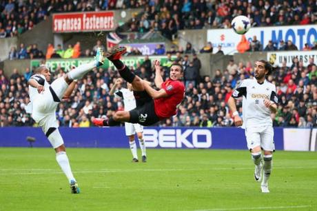Swansea-Manchester United 1-4 – Swansea punito oltremodo dal risultato, lo United vince trascinato da Van Persie