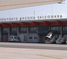 Falconara Aereo della Darwin Airline per Roma rientra per avaria a motore