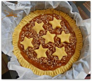 Crostata senza glutine all'arancia/limone/mandarino/bardana/rosa canina bio con stelline nocciolate.