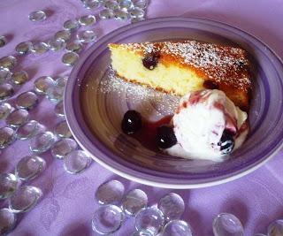 Torta al cocco e amarene