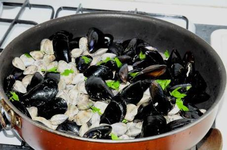 condimento di cozze e vongole