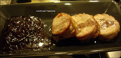 Filetto di Maiale lardellato al forno, con Riduzione al Vino rosso e Composta di Cipolle di Tropea