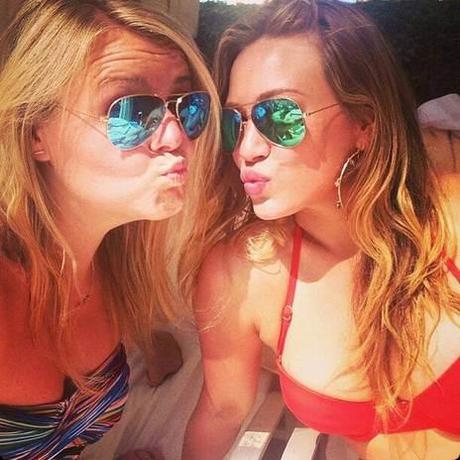 hilary-duff-con-un-amica-su-instagram