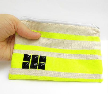 Pouch Neon e Borchie yellow