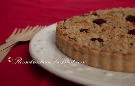 CROSTATA DI FARRO CON CRUMBLE DI LAMPONI