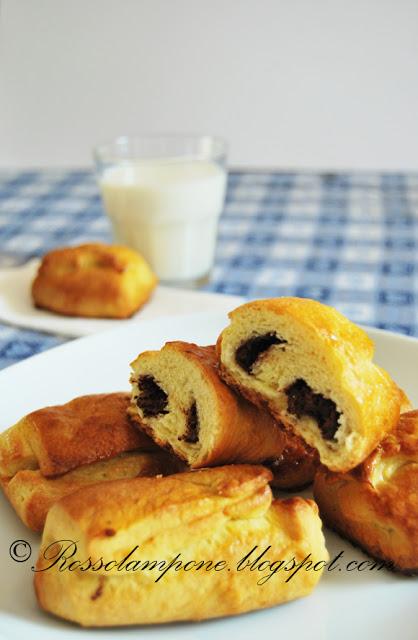 PAIN AU CHOCOLAT