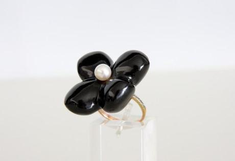 I Nuovi Unici Anelli In Marmo Con Perle Australiane Creati Dallo Scultore Emanuele Rubini The New Unique Rings Marble With Australian Pearls Created by Emanuele Rubini Sculptor