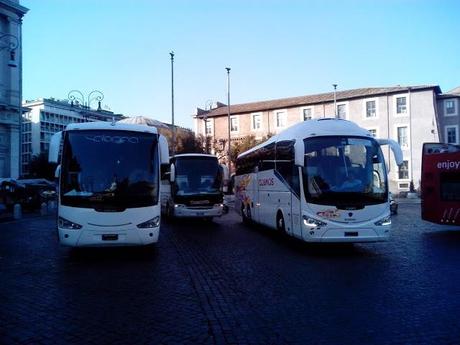 Solo per torpedoni abusivi, ncc burini e romani coatti. Ha aperto il nuovo parking Esedra. Nella (ex) stupenda Piazza della Repubblica. Tante foto