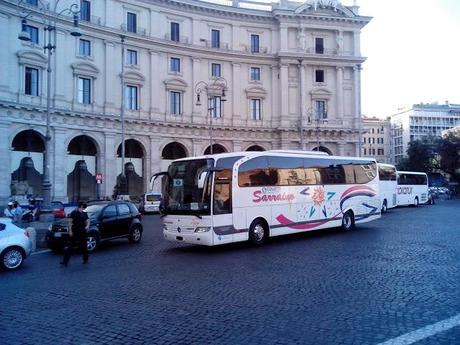 Solo per torpedoni abusivi, ncc burini e romani coatti. Ha aperto il nuovo parking Esedra. Nella (ex) stupenda Piazza della Repubblica. Tante foto