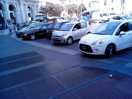 Solo per torpedoni abusivi, ncc burini e romani coatti. Ha aperto il nuovo parking Esedra. Nella (ex) stupenda Piazza della Repubblica. Tante foto