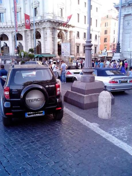 Solo per torpedoni abusivi, ncc burini e romani coatti. Ha aperto il nuovo parking Esedra. Nella (ex) stupenda Piazza della Repubblica. Tante foto