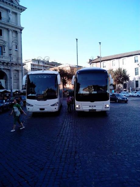 Solo per torpedoni abusivi, ncc burini e romani coatti. Ha aperto il nuovo parking Esedra. Nella (ex) stupenda Piazza della Repubblica. Tante foto