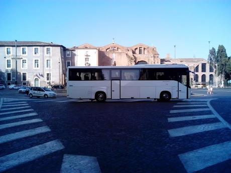 Solo per torpedoni abusivi, ncc burini e romani coatti. Ha aperto il nuovo parking Esedra. Nella (ex) stupenda Piazza della Repubblica. Tante foto