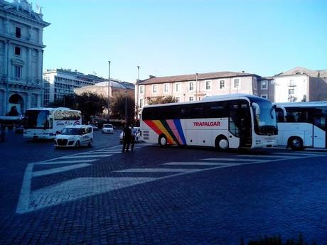 Solo per torpedoni abusivi, ncc burini e romani coatti. Ha aperto il nuovo parking Esedra. Nella (ex) stupenda Piazza della Repubblica. Tante foto