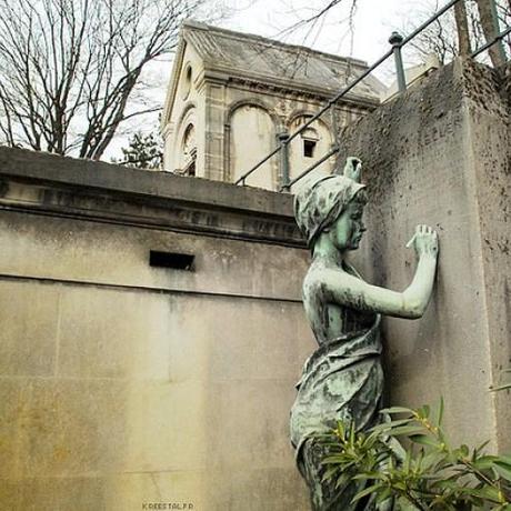 Passeggiando attraverso la magia del Père-Lachaise di Parigi