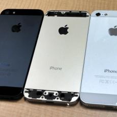 IPhone 5S nero, champagne e bianco in una fotogallery