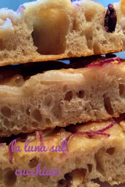 FOCACCIA SENZA IMPASTO CON CIPOLLE E TAGGIASCHE