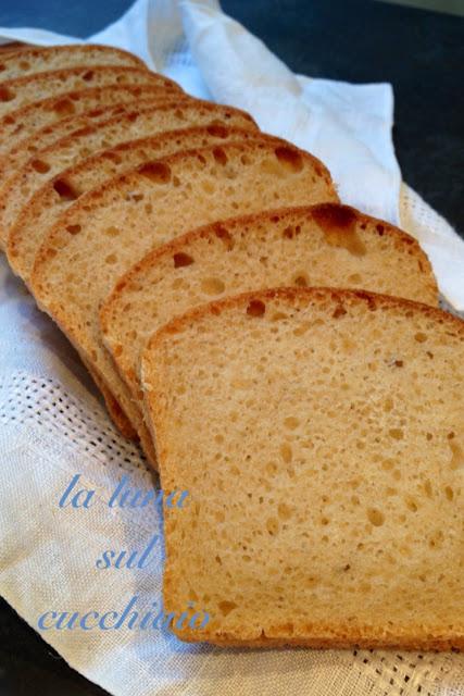 PANE IN CASSETTA CON PASTA MADRE IDEALE PER TOAST