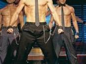 Comincia striptease davanti Silvio
