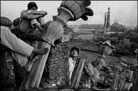 Il respiro di un' intelligenza spirituale nelle foto di Raghu Rai.