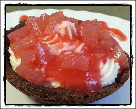 Crostatina al cacao con crema al limoncello e gelatina di fragole