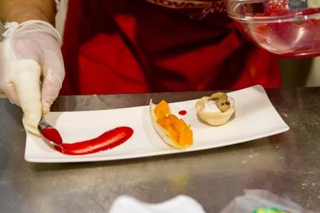 Tartelletta Matta con prosciutto e champignon, chutney di melone e salsa di lamponi con cioccolato salato