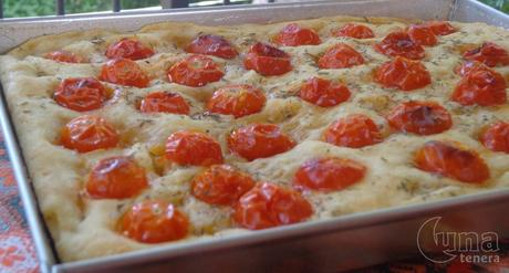 Focaccia di patate con lievito madre ai pomodori pachino