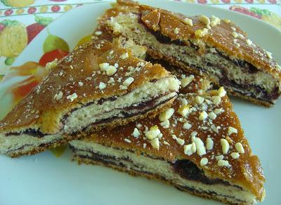 Focaccia dolce con confettura e caramello