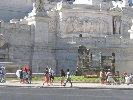 Roma, dieci giorni fa. Ecco come si presentava il centro storico lo scorso 16 agosto. Turisti semplicemente allucinati...