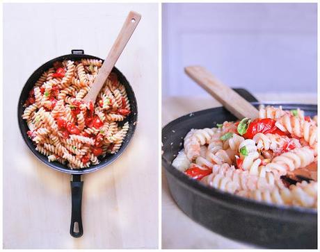 Pasta estiva con pomodori, capperi e... panko