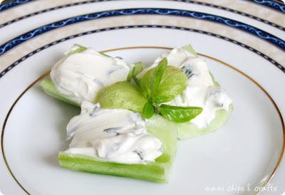 Cetrioli ripieni di crema al formaggio