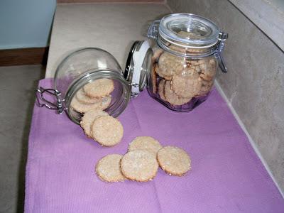 Biscotti ai fiocchi d'avena e cioccolato bianco (senza burro o grassi aggiunti)