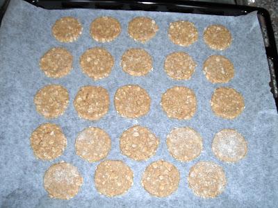 Biscotti ai fiocchi d'avena e cioccolato bianco (senza burro o grassi aggiunti)