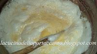 Ciambella morbida alle albicocche fresche e zucchero integrale