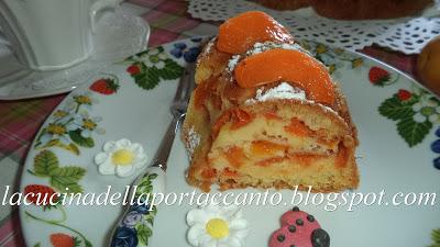 Ciambella morbida alle albicocche fresche e zucchero integrale