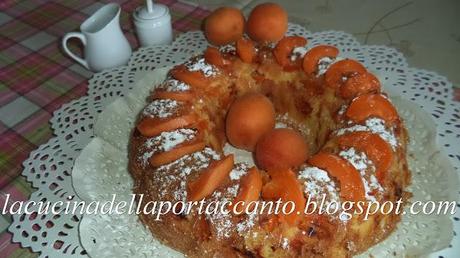 Ciambella morbida alle albicocche fresche e zucchero integrale