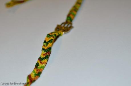 DIY: Friendship bracelets