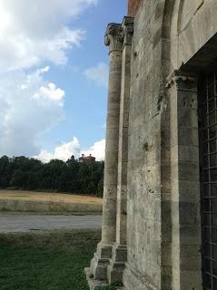 L'Abbazia di San Galgano e la Cappella di Montesiepi