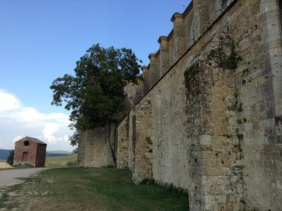 L'Abbazia di San Galgano e la Cappella di Montesiepi