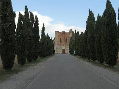 L'Abbazia di San Galgano e la Cappella di Montesiepi