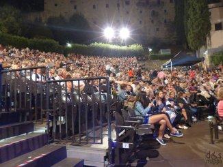  Foto e video gallery Ferite a morte al Teatro romano di Verona