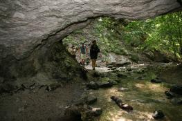 Opi/ Parco Nazionale d’Abruzzo, Val Fondillo. Qui il trekking si fa anche d’Agosto