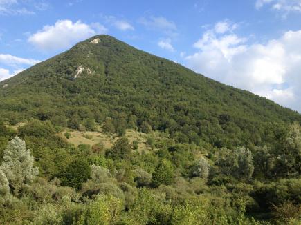 Opi/ Parco Nazionale d’Abruzzo, Val Fondillo. Qui il trekking si fa anche d’Agosto