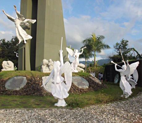 Viaggi in Indonesia: visita al Cristo benedicente in Manado (Kristus Kase Berkat)